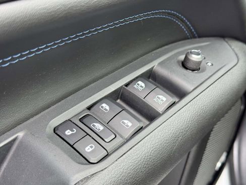 Used 2025 Jeep Compass Limited w/ Sun & Sound Group AWD/4WD image 17
