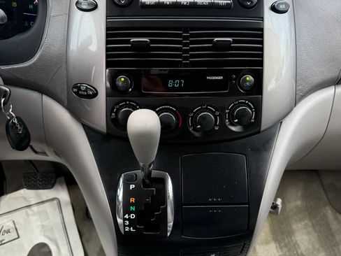 Used 2007 Toyota Sienna LE FWD image 10