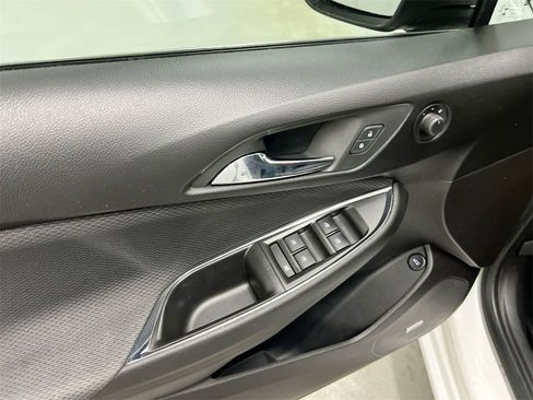 Used 2019 Chevrolet Cruze LT image 21