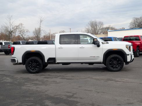 Used 2025 GMC Sierra 2500 AT4 w/ AT4 Premium Plus Package image 9