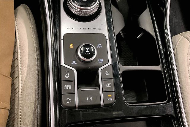 Used 2022 Kia Sorento SX Prestige w/ Panoramic Sunroof Package AWD/4WD image 38