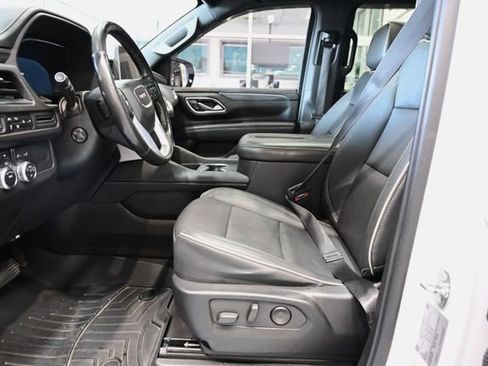 Used 2022 GMC Yukon XL SLT w/ SLT Premium Package AWD/4WD image 9