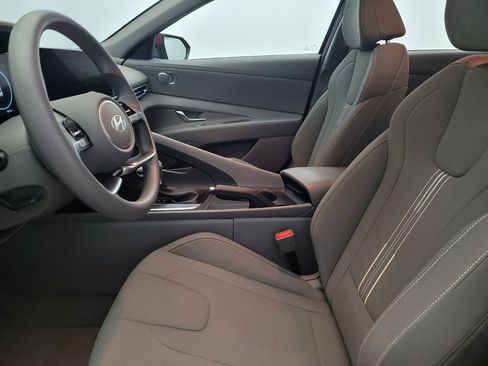 Used 2024 Hyundai Elantra SEL image 17