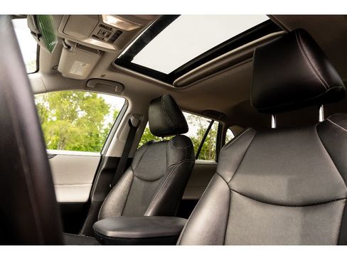 Used 2025 Toyota RAV4 XLE w/ Convenience Package FWD image 12