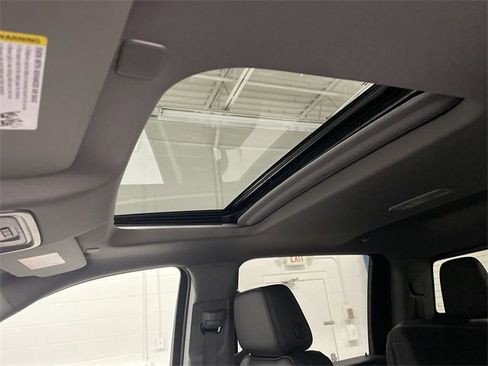 New 2026 GMC Sierra 3500 Denali w/ Denali Reserve Package image 24