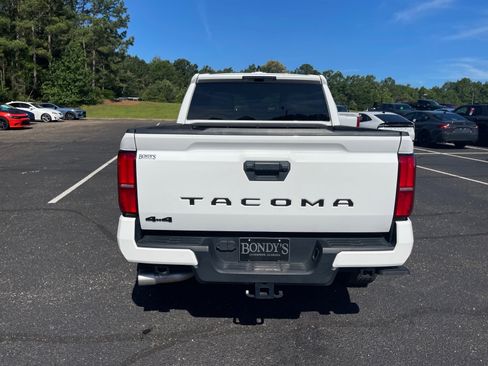 Used 2024 Toyota Tacoma TRD Sport AWD/4WD image 15