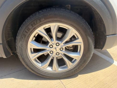 Used 2024 Ford Explorer XLT w/ Equipment Group 202A RWD image 20