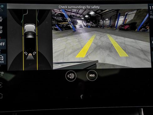 Used 2025 Land Rover Range Rover Velar Dynamic SE image 29