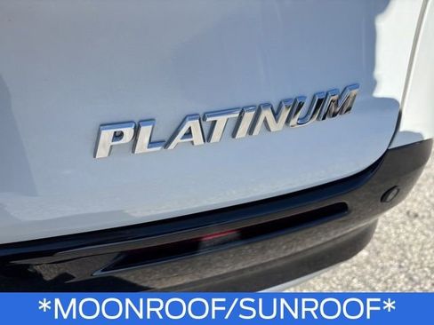 Used 2025 Toyota Sienna Platinum image 8