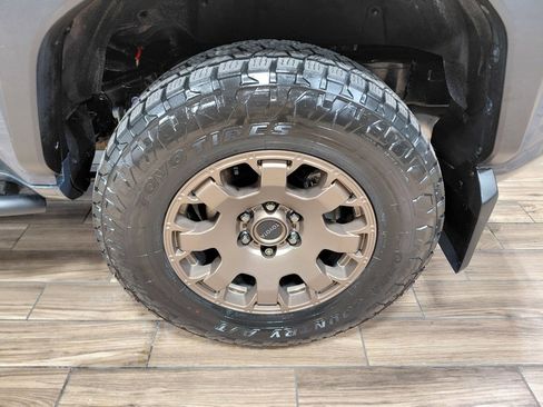 Used 2025 Toyota 4Runner Trailhunter image 30