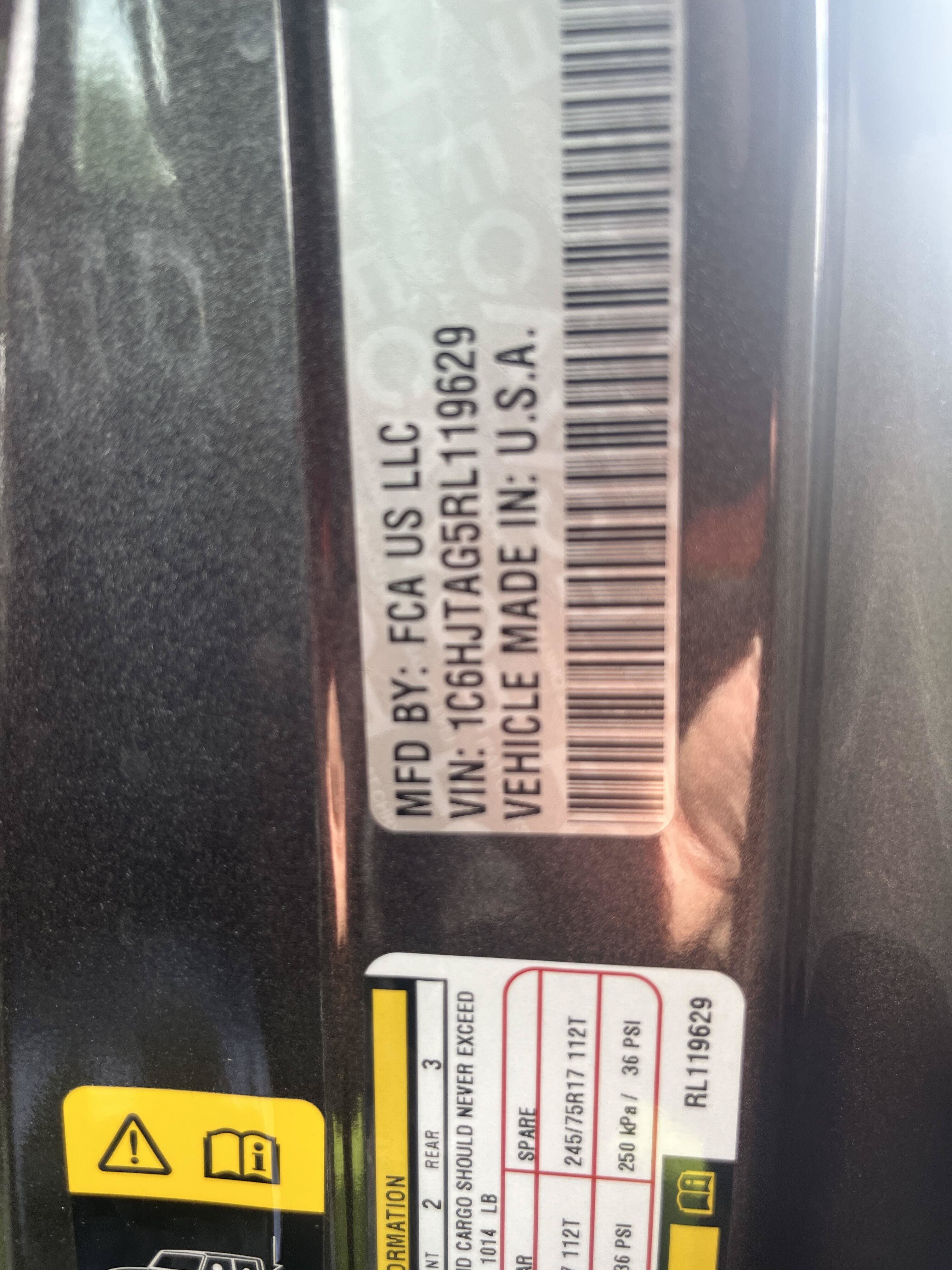 Certified 2024 Jeep Gladiator Sport AWD/4WD image 21