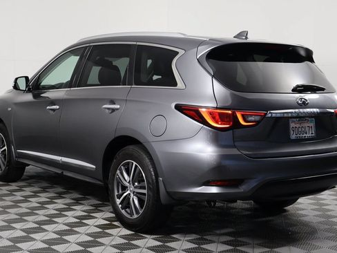Used 2019 INFINITI QX60 Luxe w/ Essential Package FWD image 6