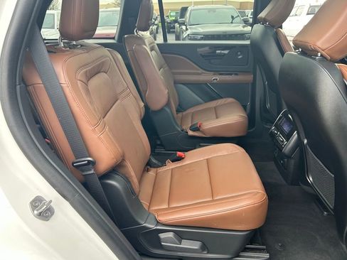 Used 2023 Lincoln Aviator Reserve w/ Equipment Group 201A AWD/4WD image 26