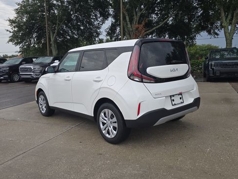 Certified 2025 Kia Soul LX FWD image 6