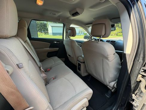Used 2015 Dodge Journey American Value Package w/ Flexible Seating Group FWD image 16