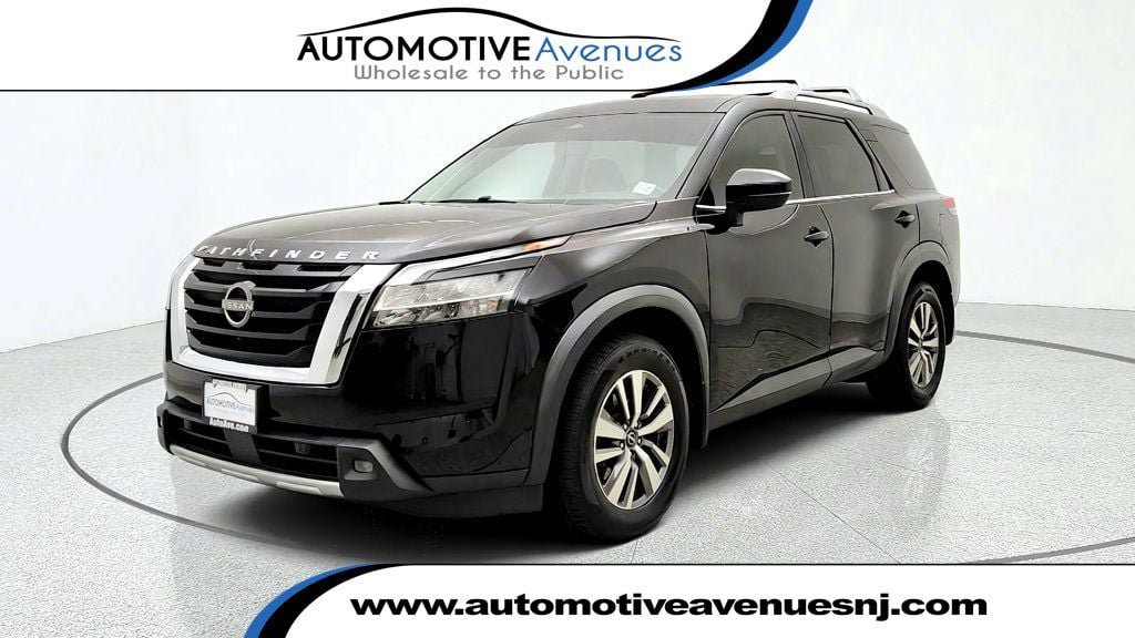 Used 2022 Nissan Pathfinder SL AWD/4WD image 1