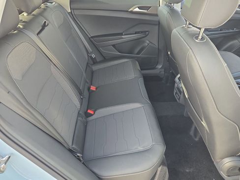 New 2026 Volkswagen Taos SE image 24