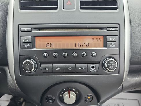 Used 2014 Nissan Versa Note SV FWD image 25