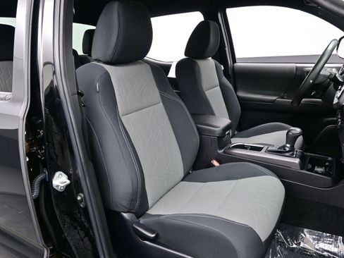 Used 2023 Toyota Tacoma TRD Sport w/ Advanced Technology Package image 14