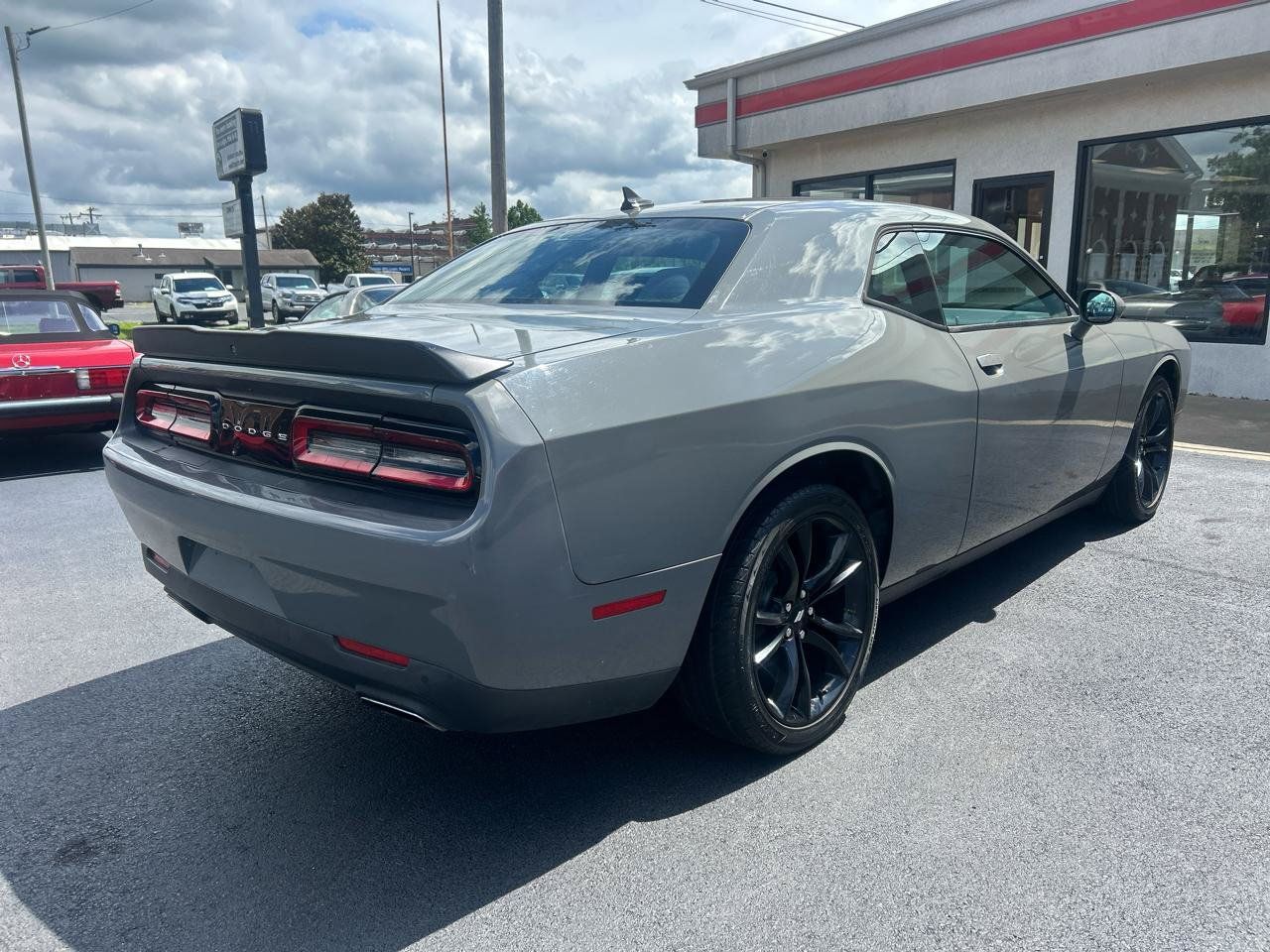 Used 2018 Dodge Challenger SXT w/ Blacktop Package RWD image 5