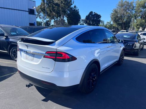 Used 2020 Tesla Model X Long Range image 3