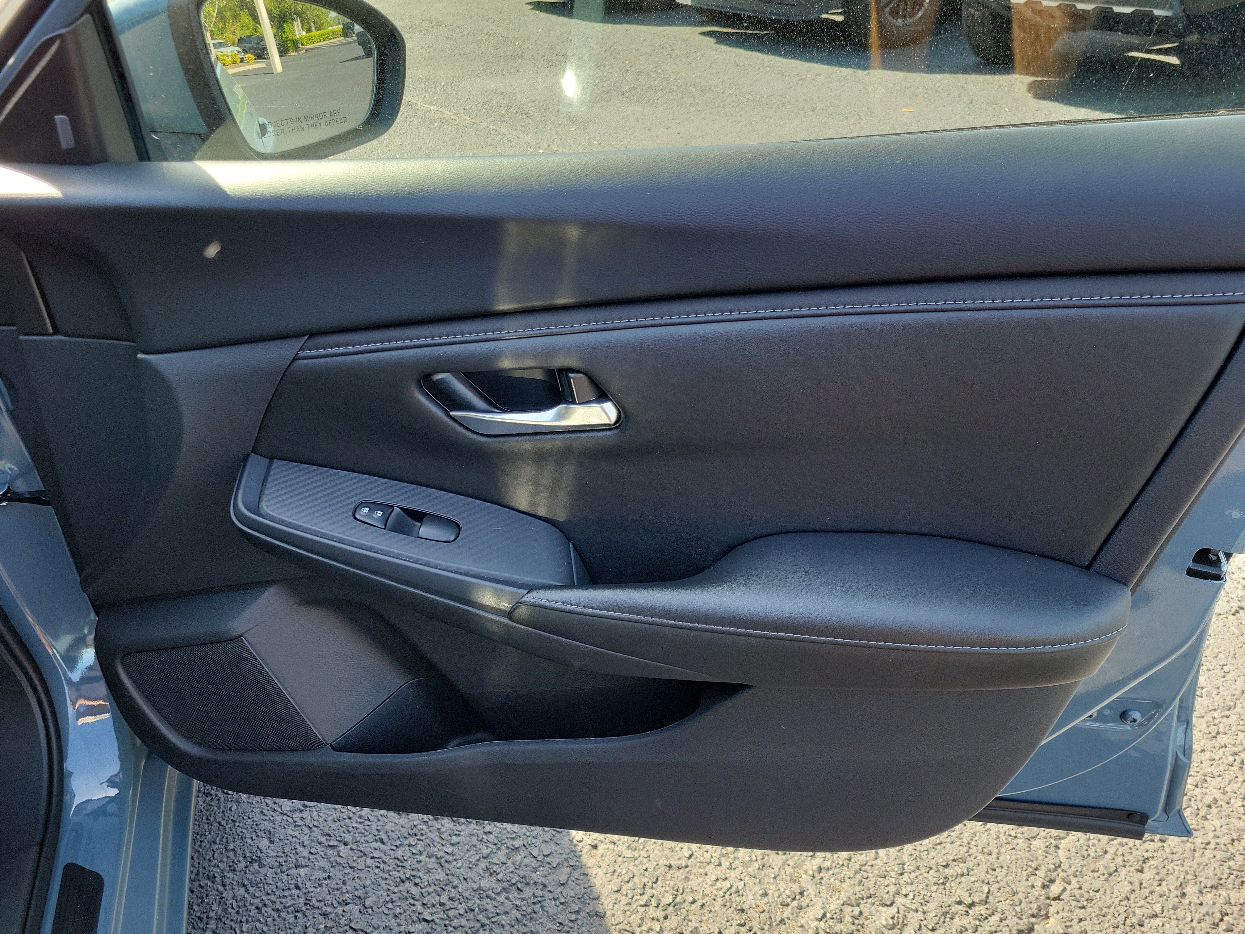 Used 2025 Nissan Sentra SV FWD image 29