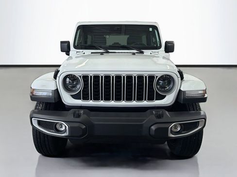 Used 2025 Jeep Wrangler Unlimited Sahara AWD/4WD image 3