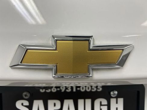 Used 2021 Chevrolet Equinox LS w/ LS Convenience Package image 29