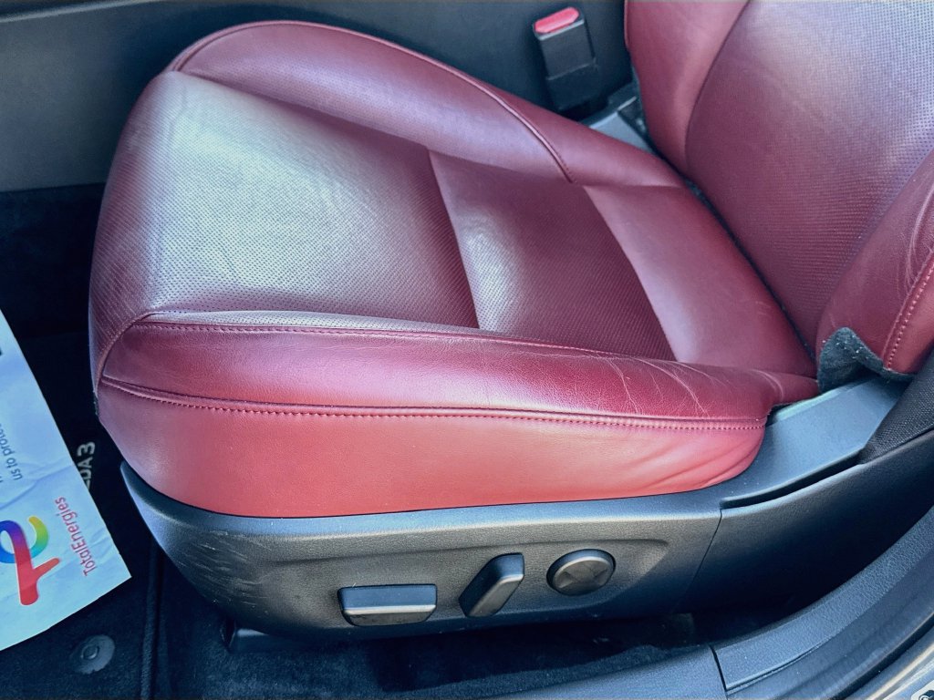 Used 2024 MAZDA MAZDA3 s AWD/4WD image 19