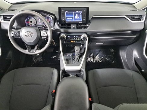 Used 2020 Toyota RAV4 LE image 16