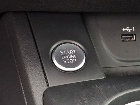 Used 2019 Audi A4 2.0T Premium image 23