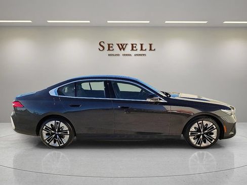 Certified 2026 BMW i5 eDrive40 RWD image 6