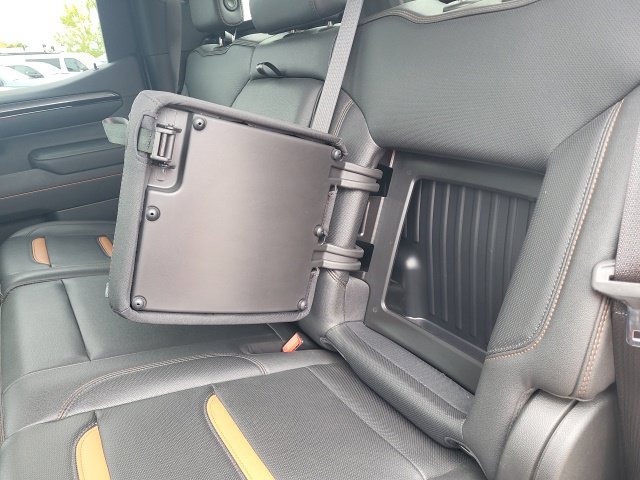 Used 2023 GMC Sierra 1500 AT4 w/ AT4 Preferred Package AWD/4WD image 17