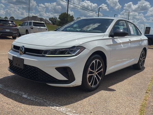 Used 2025 Volkswagen Jetta Sport FWD image 9