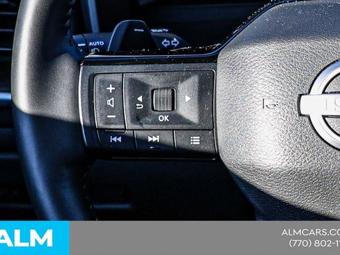 Used 2025 Nissan Rogue Platinum image 29