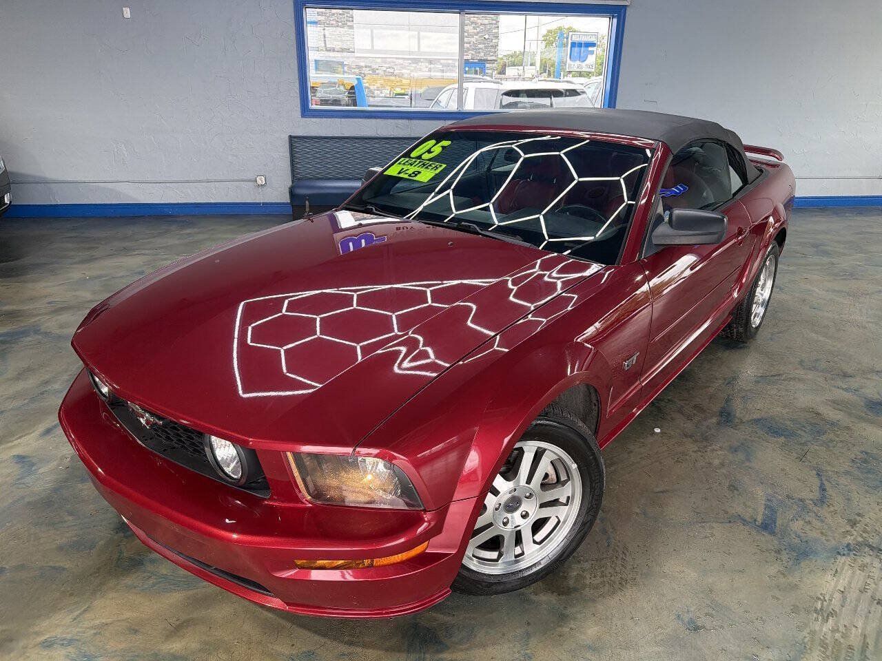 Used 2005 Ford Mustang GT Premium RWD image 1