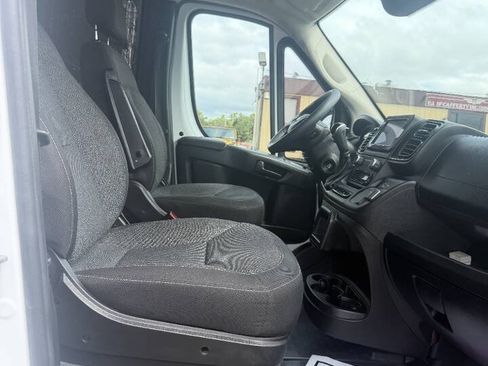 Used 2025 RAM ProMaster 2500 w/ Convenience Group FWD image 11