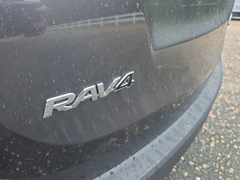 Used 2015 Toyota RAV4 XLE FWD image 11