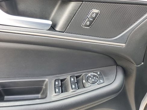 Used 2022 Ford Edge SEL image 27