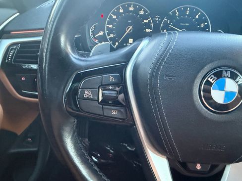 Used 2018 BMW 530i xDrive 530i xDrive Sedan 4D w/ Premium Package image 21