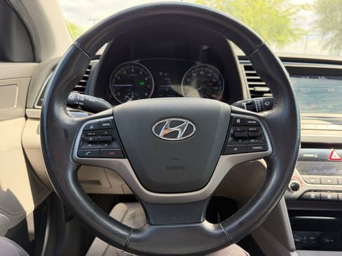 Used 2017 Hyundai Elantra Limited FWD image 9