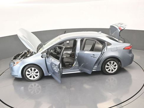 Used 2021 Toyota Corolla LE image 61