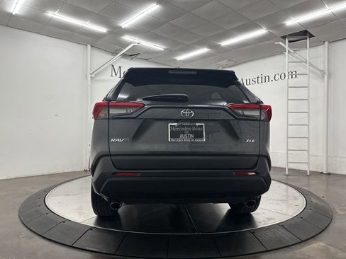 Used 2020 Toyota RAV4 XLE Premium FWD image 6