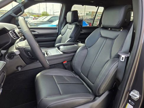 New 2026 Jeep Grand Wagoneer Limited AWD/4WD image 15