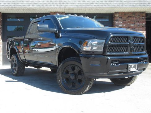 Used 2014 RAM 2500 Tradesman w/ Chrome Appearance Group AWD/4WD image 2