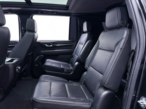 Used 2023 GMC Yukon XL Denali AWD/4WD image 39