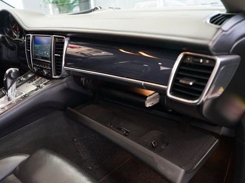 Used 2010 Porsche Panamera S image 48