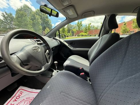 Used 2010 Toyota Yaris 2-Door Hatchback FWD image 13