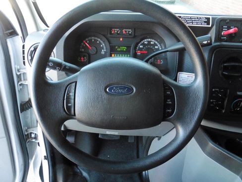 Used 2014 Ford E-350 and Econoline 350 Super Duty RWD image 6