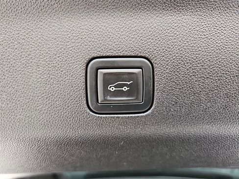 Used 2023 GMC Yukon Denali AWD/4WD image 17